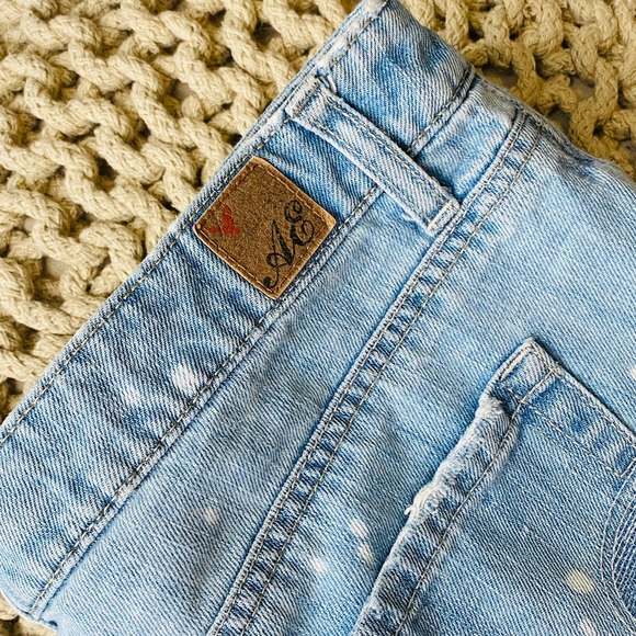 American Eagle Mid Rise Cut Off Raw Hem Short Distressed Bleached Tie Dye Size 6 - Picture 10 of 11